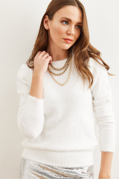 Women's White Crew Neck Soft Textured Mock Neck Sweater KZK-19000858 - 4