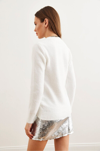 Women's White Crew Neck Soft Textured Mock Neck Sweater KZK-19000858 - 6