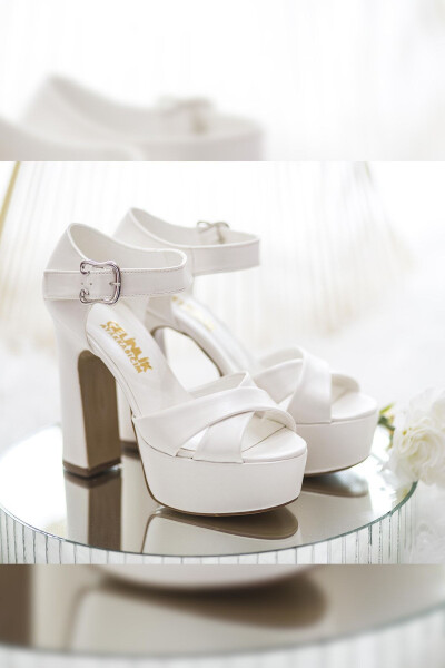 Women's White Cross Strap Heeled Shoes - 3