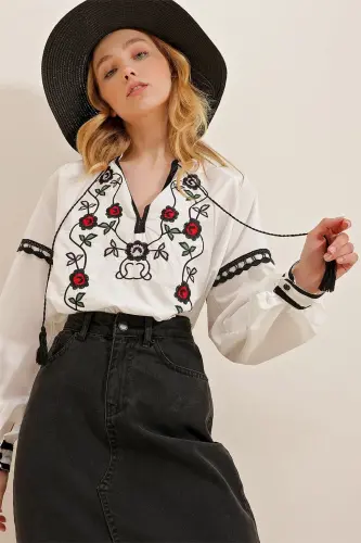 Women's White Embroidered Fringed Woven Blouse ALC-X10194 - TREND ALAÇATI STILI (1)