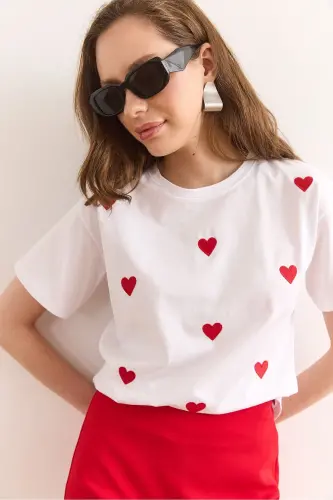 Women's White Heart Embroidered Cotton Regular Fit T-Shirt - 5
