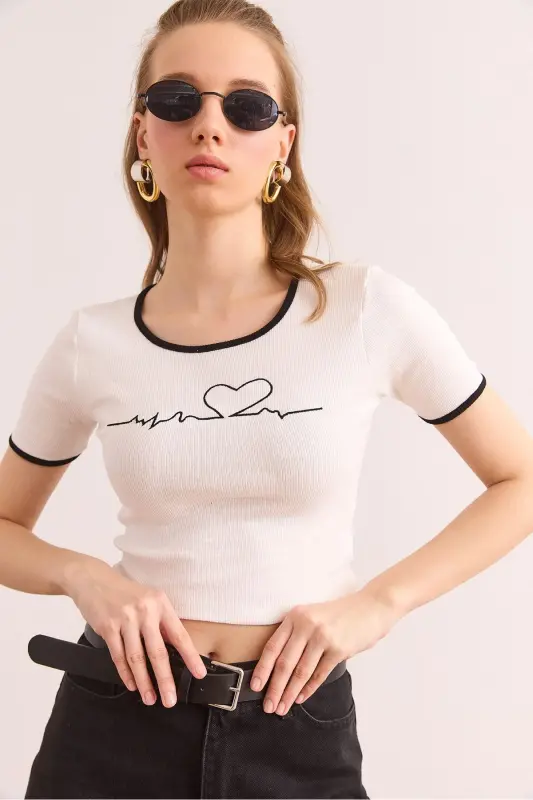 Women's White Heart Embroidered Crop Stretch Cotton Blouse BLZ - OLALOOK