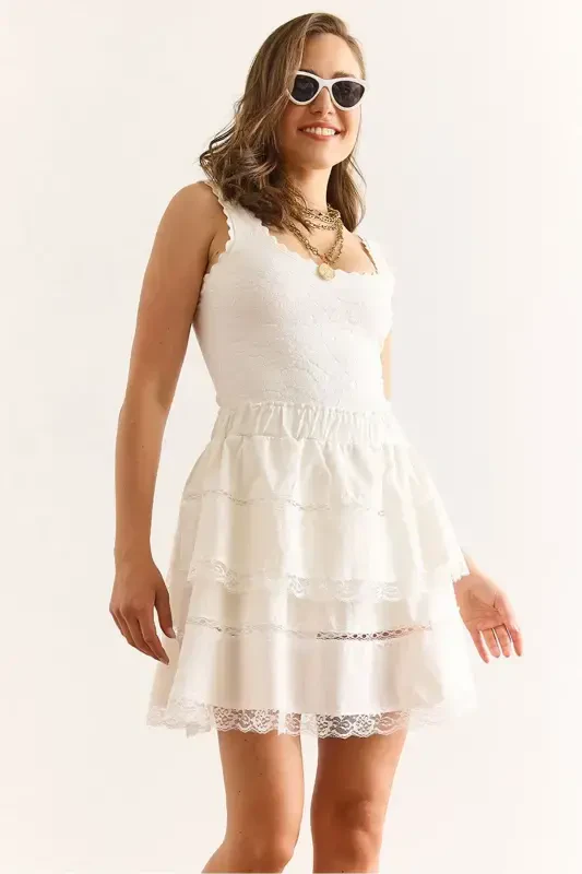 Women's White Lace Detailed Shorts Linen Look - 1