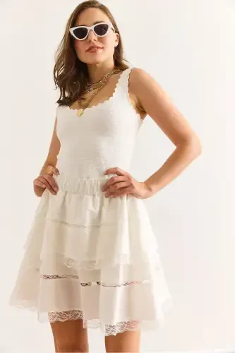 Women's White Lace Detailed Shorts Linen Look - 4