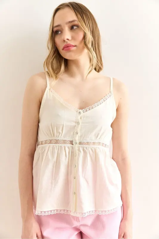 Women's White Lace Detailed Strappy Linen Camisole Blouse - 4