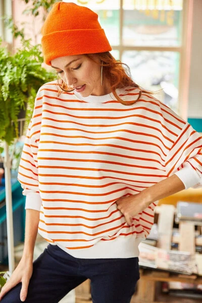 Women's White Orange Striped Basic Soft-Textured Oversized Sweatshirt SWT-19000457 - 4