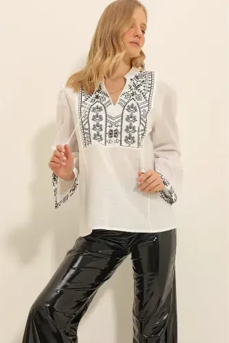 Women's White Robe Collar Embroidered Woven Blouse ALC-X11293 - TREND ALAÇATI STILI (1)