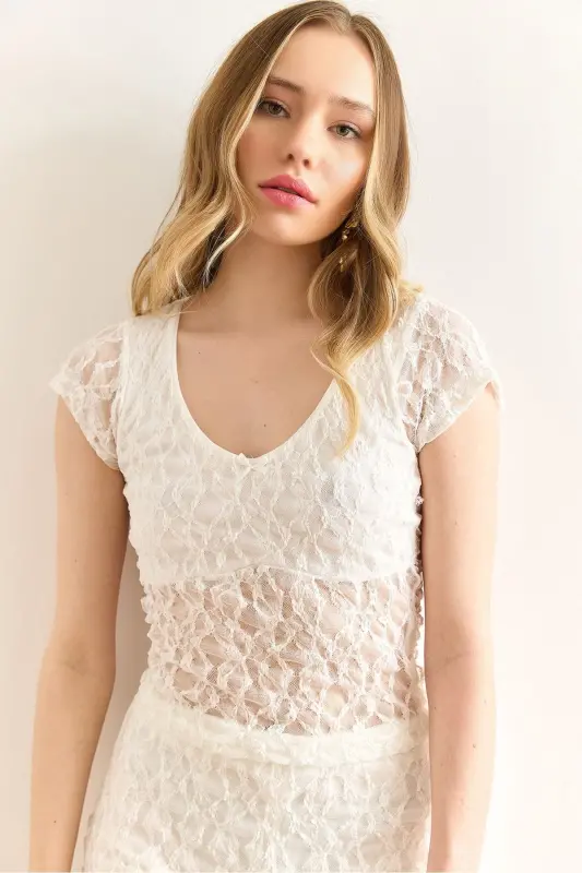 Women's White Robe Lined V-Neck Crop Lace Blouse B - OLALOOK