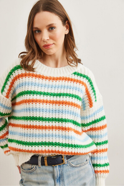 Women's White Striped Thick Soft Knitted Sweater KZK-19000917 - OLALOOK (1)