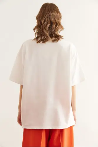 Women's White Teddy Bear Embroidered Relaxed Fit T-shirt - OLALOOK (1)