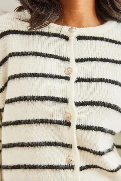 Womens White Thistle Buttoned Striped Knit Cardigan HRK-19000313 - OLALOOK (1)