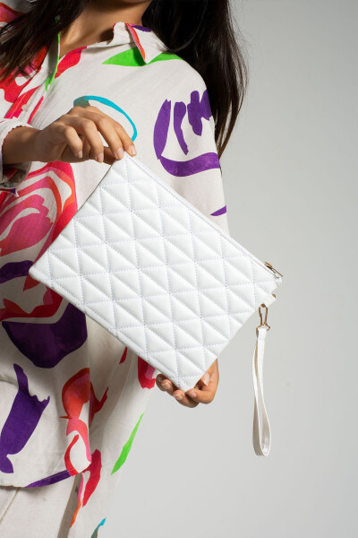 Women's White Triangle Pattern Portfolio Clutch Handbag - 2