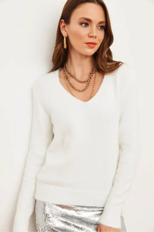 Women's White V-Neck Soft Touch Beard Knitwear Sweater KZK-19000860-White - 2