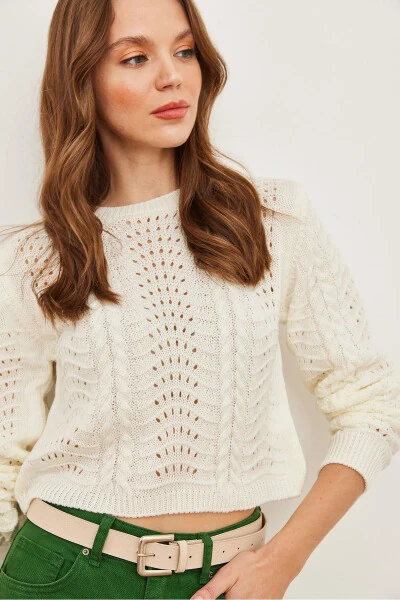 Women's White Wave Knit Cropped Cardigan KZK-19000822 - OLALOOK (1)