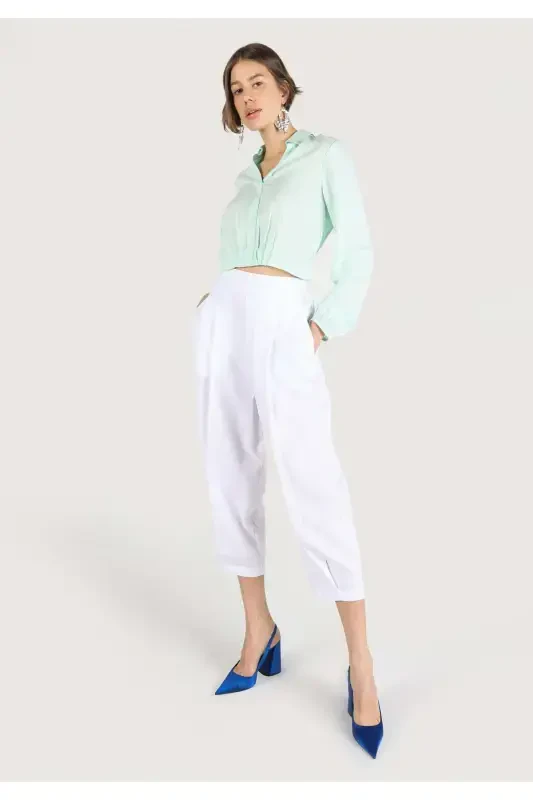 Women's wide leg, high waisted white pants. - 1