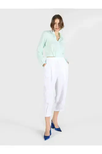 Women's wide leg, high waisted white pants. - 3