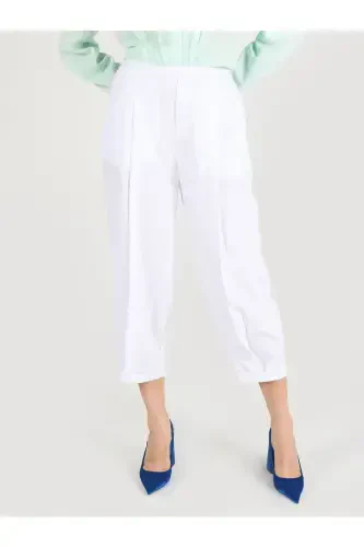 Women's wide leg, high waisted white pants. - 4