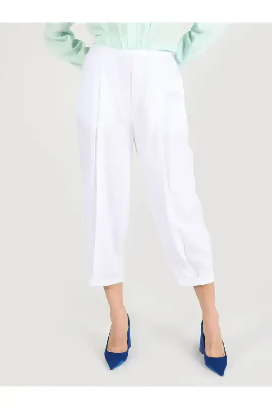 Women's wide leg, high waisted white pants. - 4