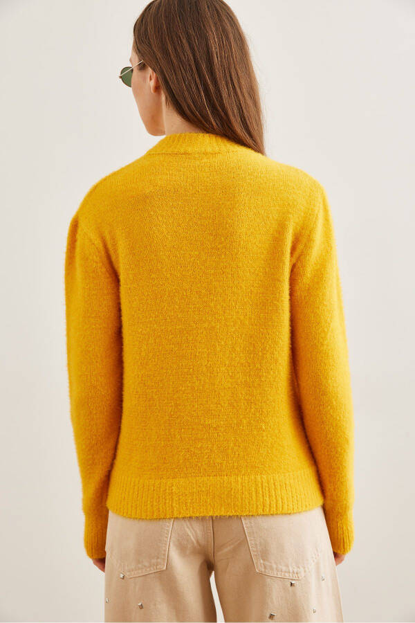 Women's Yellow Bike Collar Soft Textured Turtleneck Sweater - 7