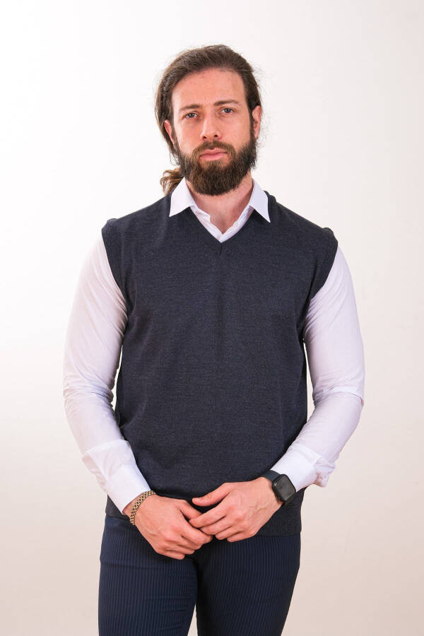 Wool Sleeveless Knit Sweater - 1