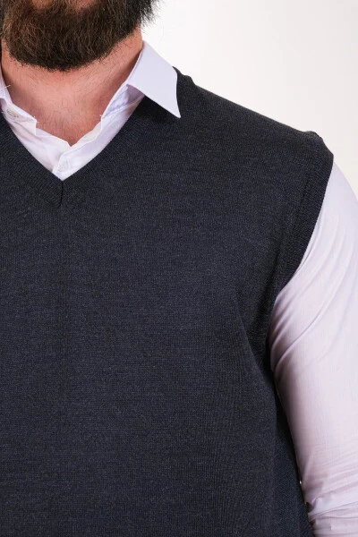 Wool Sleeveless Knit Sweater - 8