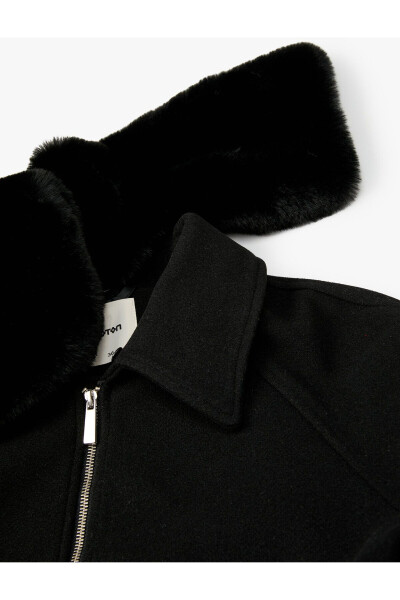 Woolen coat with detachable faux fur, belt and pockets. - 15