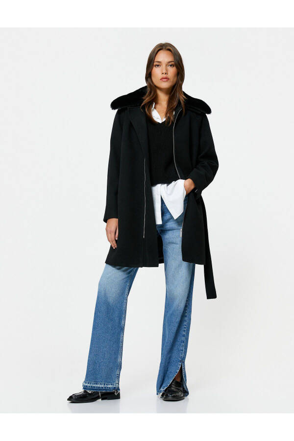 Woolen coat with detachable faux fur, belt and pockets. - 2