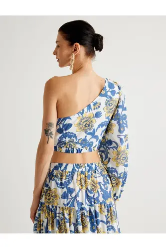 X Melis Ağazat - Çiçekli Tek Omuz Crop Bluz Asimet - 4