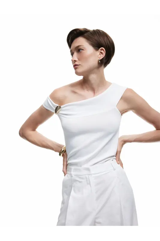 x Melis Agazat Beyaz Kadın Regular Fit Bluz 5SAK30080HT - KOTON