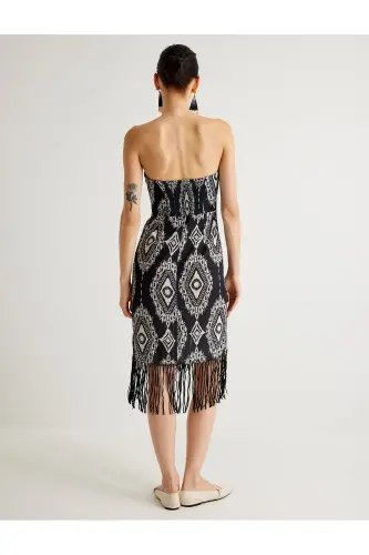 X Melis Ağazat – Trägerloses Kleid mit Quastendetails, Midi-Länge, ethnisches Muster, scModazoneale Passform - Schwarz gemustert - 4