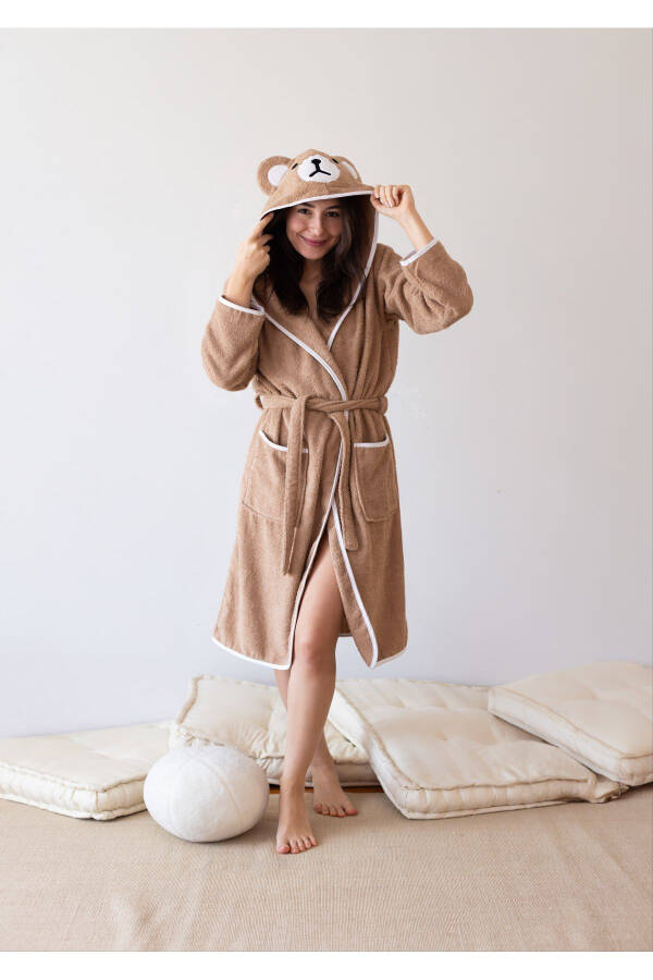 Халати плюш аюқчаси нақши билан - 2