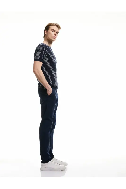 Хлопковые брюки чинос Slim Fit с пуговицами и карманами - 2