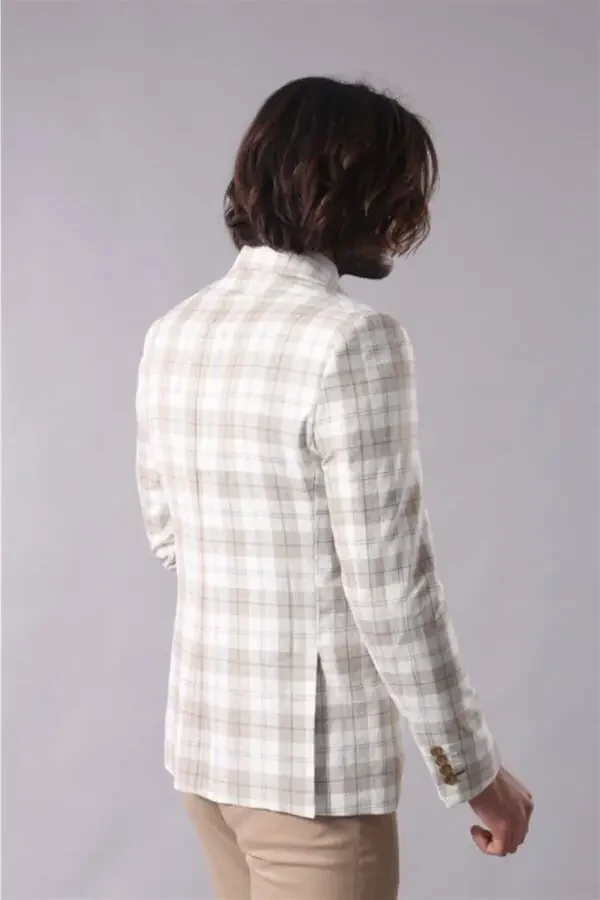 Yag'ona tugma, keng cho'qqali yoqasi bo'lgan krem rangli kurtka - Wessi - 4