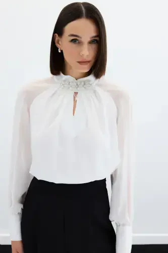 Yaka Aksessuarili Bluzka - EKRU - 1