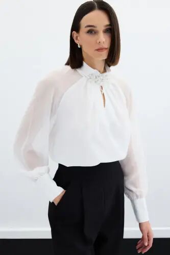 Yaka Aksesuarlı Bluz - Beyaz - 6