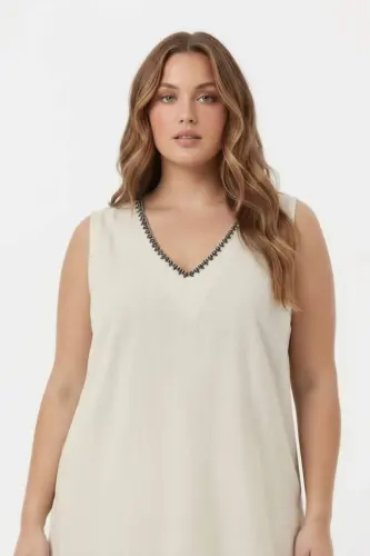 Yaka Boncuk Detaylı Kadın Büyük Beden Bluz Pantolon Takım Bej - 4