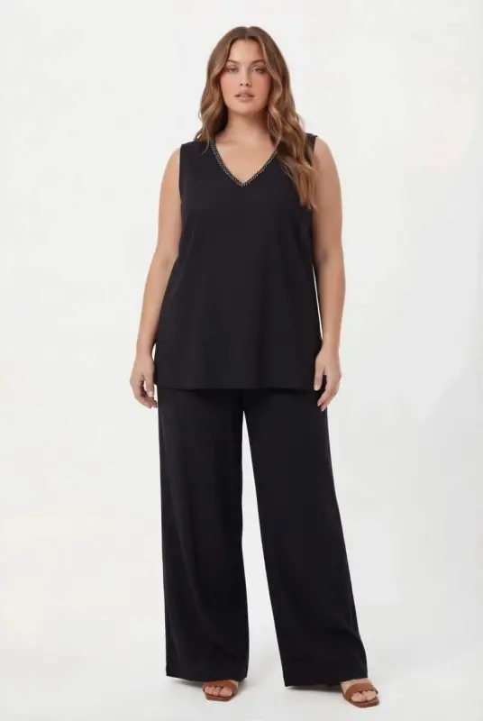 Yaka Boncuk Detaylı Kadın Büyük Beden Bluz Pantolon Takım Siyah - 1