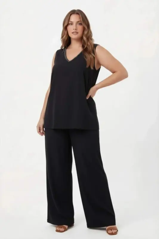 Yaka Boncuk Detaylı Kadın Büyük Beden Bluz Pantolon Takım Siyah - 3