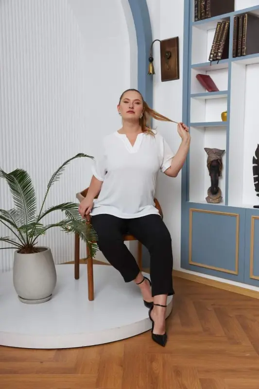 Yaka Taş İşlemeli Büyük Beden Ekru Bluz - 5