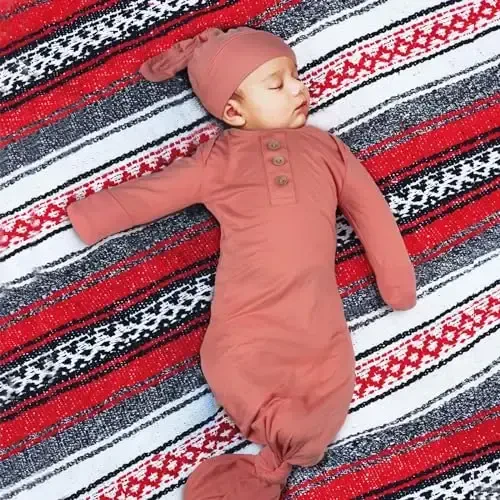 Yangi tug'ilgan chaqaloq tugunli ko'ylak, juda yumshoq ipak chaqaloq uyqu kiyimi, qo'lqopli, kamonli va shlyapali chaqaloq qizaloq uyqu ko'ylagi - 6