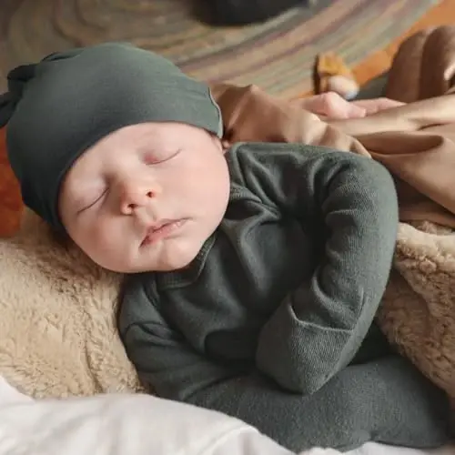 Yangi tug'ilgan chaqaloq uchun tugunli ko'ylak, qo'lqopli va shlyapali va bantli super yumshoq ipakdek uzun yengli uyqu kiyimi (juda uzun) - 6