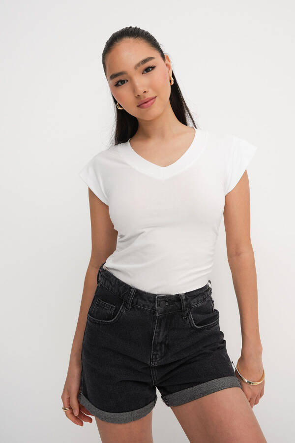 Yanları Büzgülü V Yaka T-Shirt P1566-S1-Beyaz - 4
