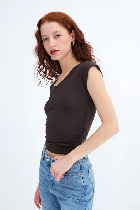 Yanları Büzgülü V Yaka T-Shirt P1566-S1 - Acı Kahve - 1