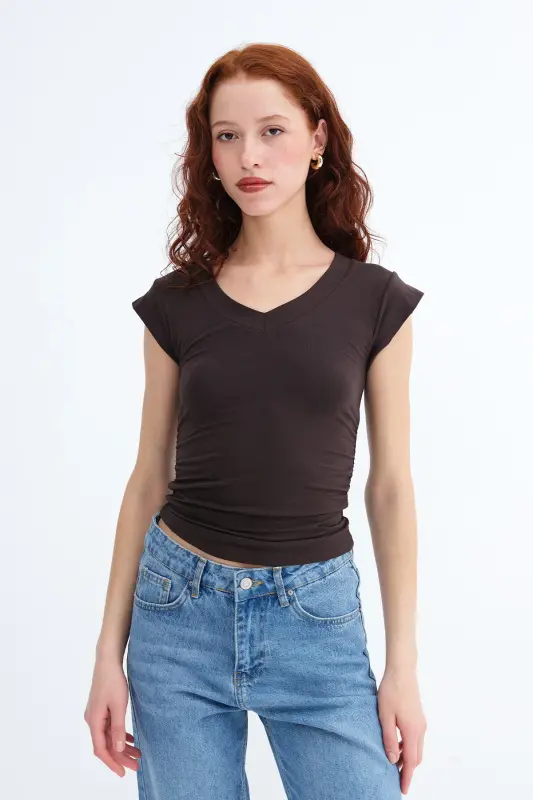 Yanları Büzgülü V Yaka T-Shirt P1566-S1 - Acı Kahve - 2