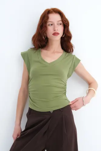 Yanları Büzgülü V Yaka T-Shirt P1566-S1 - Matcha 