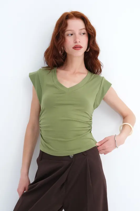 Yanları Büzgülü V Yaka T-Shirt P1566-S1 - Matcha - ADDAX