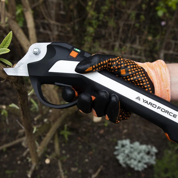 Yard Force Vita 4v 7 Piece Multi-Tool Gardener Kit Pruning, Shearing, Trimming, includes Toolbox and Lithium-Ion USB Battery- - 9