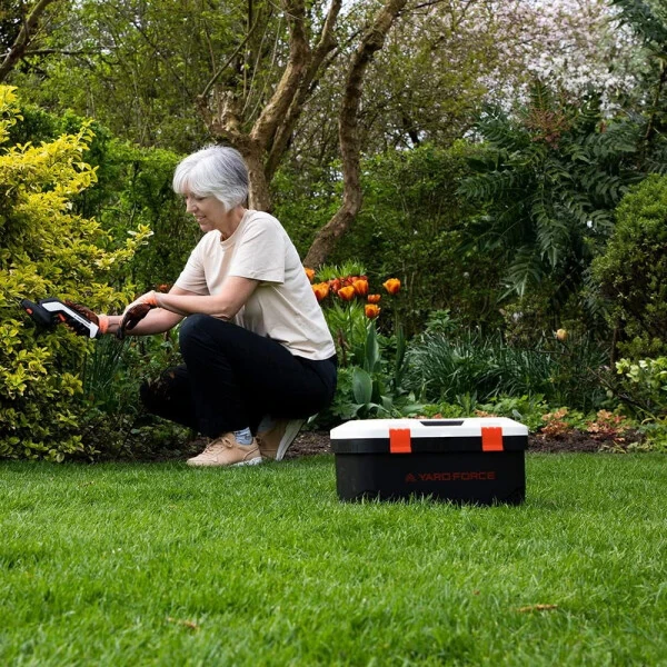 Yard Force Vita 4v 7 Piece Multi-Tool Gardener Kit Pruning, Shearing, Trimming, includes Toolbox and Lithium-Ion USB Battery - 8