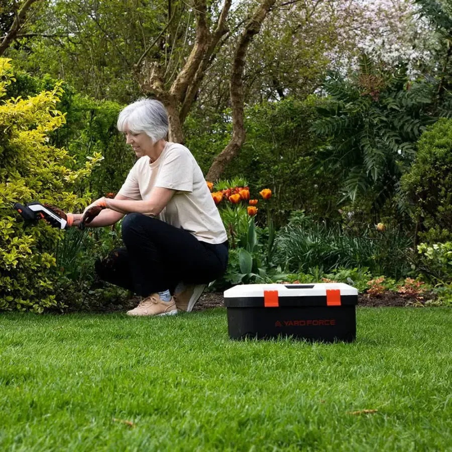 Yard Force Vita 4v 7 Piece Multi-Tool Gardener Kit Pruning, Shearing, Trimming, includes Toolbox and Lithium-Ion USB Battery - 8