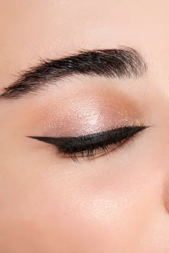 Yarı Mat Bitişli Eyeliner (SİYAH) - Eyeliner Pen - 001 Black - 8690604109609 - 001 BLACK - 4